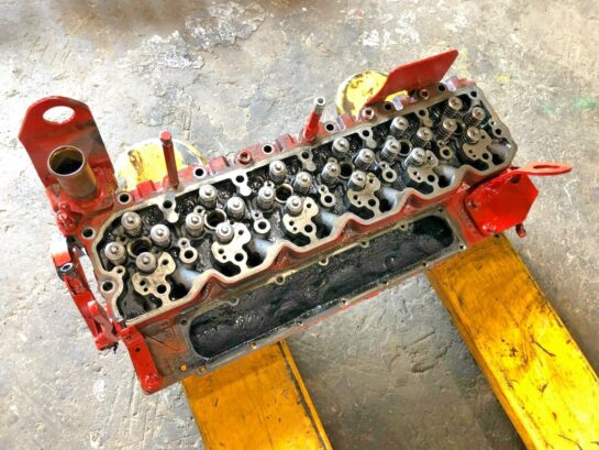 CUMMINS ISB 6.7 DIESEL ENGINE CYLINDER HEAD 4983046 OEM - 975$ Picture 1 of 7 Picture 2 of 7