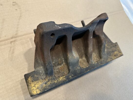 2008 Caterpillar CAT C-15 Diesel Engine Turbo Support Bracket 2865840 OEM - 175$ Picture 1 of 5