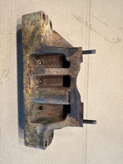 2008 Caterpillar CAT C-15 Diesel Engine Turbo Support Bracket 2865840 OEM - 175$ Picture 1 of 5 Picture 2 of 5 Picture 3 of 5 Picture 4 of 5 Picture 5 of 5