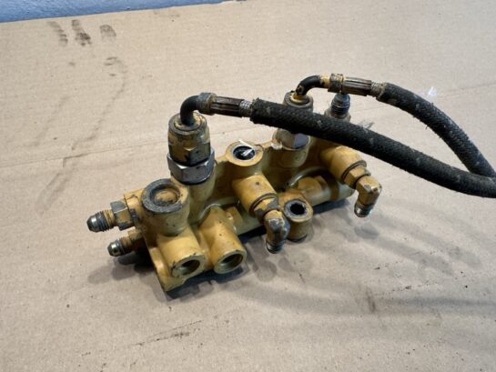 2008 CAT Caterpillar C15 ACERT Diesel Engine Fuel Manifold 316-4410, 3164410 OEM - 165$ Picture 1 of 5