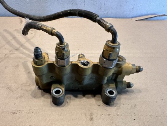 2008 CAT Caterpillar C15 ACERT Diesel Engine Fuel Manifold 316-4410, 3164410 OEM - 165$ Picture 1 of 5 Picture 2 of 5