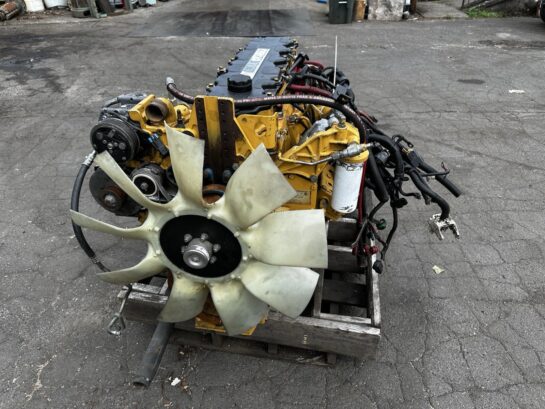 2004 CAT C-7 "KAL" Acert Diesel Engine 210HP  222k miles Runs See Video OEM - 8400$ Picture 1 of 10