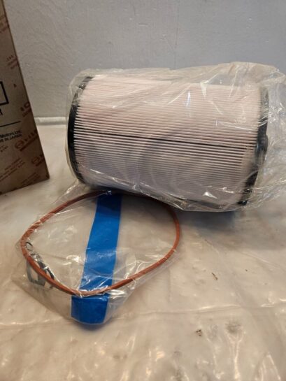 New Hino Oil Filter Element 15601E0070 - 50$ Picture 1 of 2