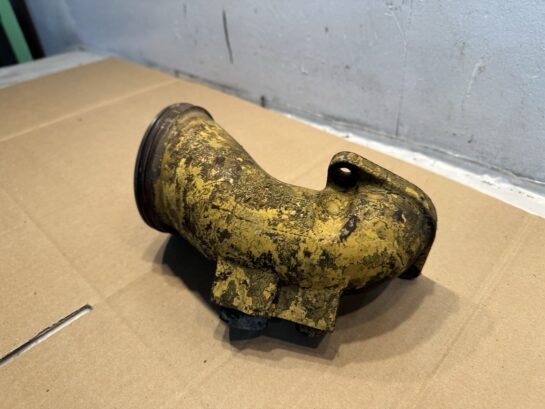 Caterpillar C15 CAT Diesel Engine OIL COOLER BONNET Elbow 223-4744 OEM - 150$ Picture 1 of 3
