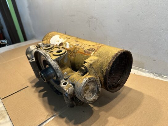 2004 CAT C-13 Diesel Engine Oil Cooler 4W6043 with Filter Housing OEM - 500$ Picture 1 of 5