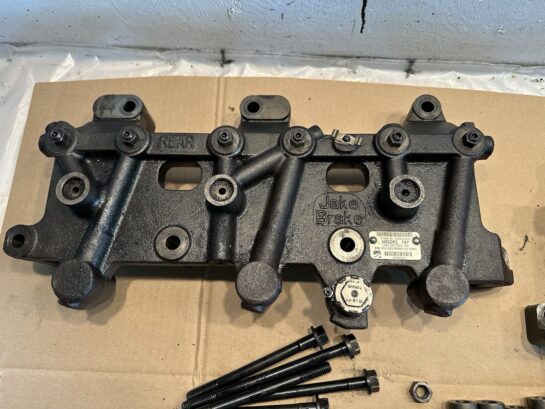 2004 DETROIT 60 SERIES 14.0L FRONT AND REAR ENGINE BRAKE MODEL 797 OEM 1031323 - 1800$ Picture 1 of 10 Picture 2 of 10 Picture 3 of 10 Picture 4 of 10 Picture 5 of 10