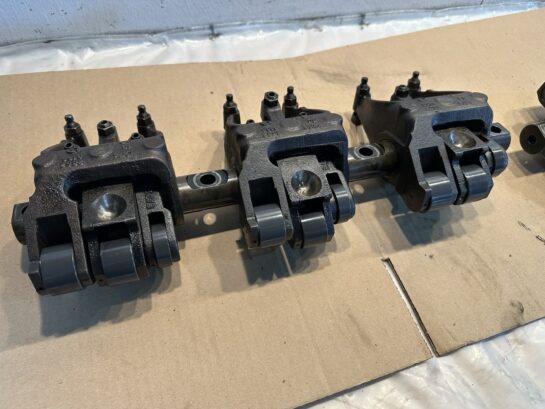 DETROIT Diesel 60 SERIES-14.0L Engine Complete Ceramic ROCKER ARMS 23523166 OEM - 1550$ Picture 1 of 8 Picture 2 of 8