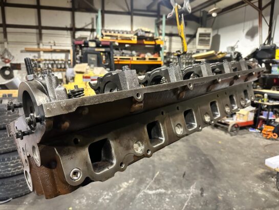 2004 Detroit Diesel 60 Series 14.0L DDEC V Engine Cylinder Head 23529682 OEM - 2200$ Picture 1 of 10 Picture 2 of 10 Picture 3 of 10 Picture 4 of 10