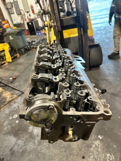 2004 Detroit Diesel 60 Series 14.0L DDEC V Engine Cylinder Head 23529682 OEM - 2200$ Picture 1 of 10 Picture 2 of 10 Picture 3 of 10 Picture 4 of 10 Picture 5 of 10 Picture 6 of 10 Picture 7 of 10 Picture 8 of 10 Picture 9 of 10 Picture 10 of 10