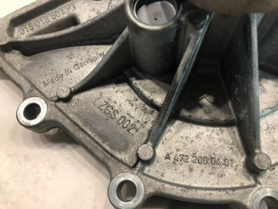 DETROIT DIESEL DD15 Engine Water Pump A472 200 04 01 A4722000401 OEM - 150$ Picture 1 of 4 Picture 2 of 4