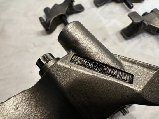 Set of 6 Cummins ISX15 Engine Fuel Injector Hold Down Clamps 3685567 OEM - 90$ Picture 1 of 3