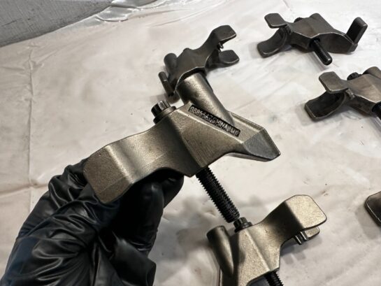 Set of 6 Cummins ISX15 Engine Fuel Injector Hold Down Clamps 3685567 OEM - 90$ Picture 1 of 3 Picture 2 of 3 Picture 3 of 3