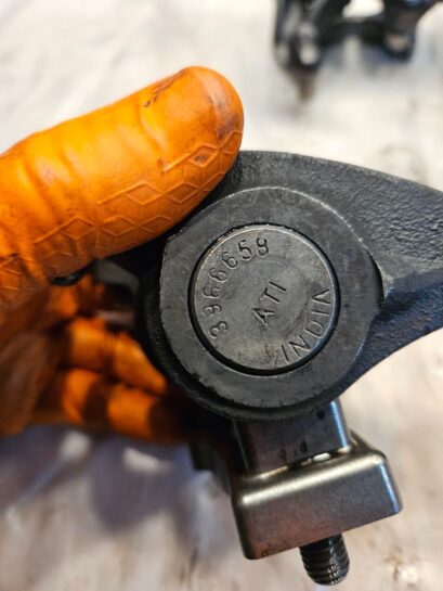 Cummins ISC/ISL 8.9L Diesel Engine Rocker Arm Assembly 3966658 OEM - 500$ Picture 1 of 6