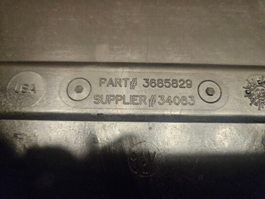 2009 Cummins ISX 400ST Diesel Engine Valve Cover 3685829 OEM - 245$ Picture 1 of 7 Picture 2 of 7 Picture 3 of 7 Picture 4 of 7 Picture 5 of 7 Picture 6 of 7 Picture 7 of 7