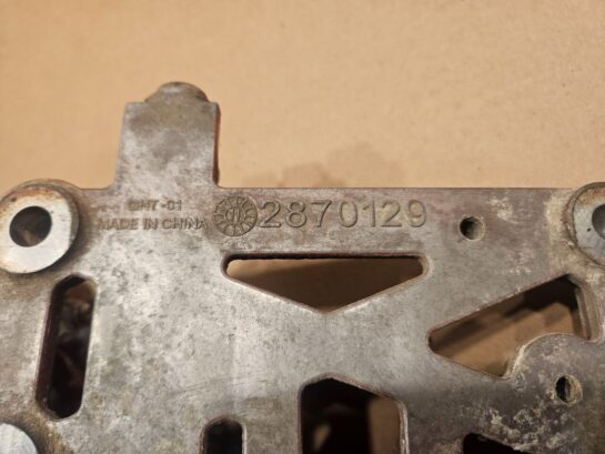 Cummins ISX12 Diesel Engine Fuel Drain Manifold Bracket 2870129 Shut off valve - 120$ Picture 1 of 4 Picture 2 of 4