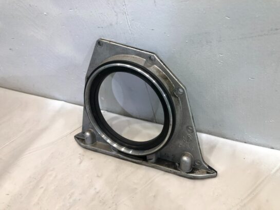 Cummins 8.3L 8.9L ISL ISC Rear Main Seal Diesel Engine Cover 3933384 OEM - 50$ Picture 1 of 3