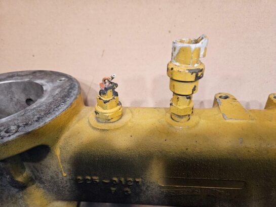 Caterpillar CAT C12 Diesel Engine Air Intake Manifold 2250127 OEM - 280$ Picture 1 of 6 Picture 2 of 6 Picture 3 of 6 Picture 4 of 6 Picture 5 of 6 Picture 6 of 6