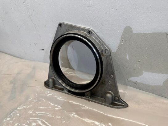 Cummins 8.3L ISL ISC Rear Main Seal Diesel Engine Cover 3933384 OEM - 55$ Picture 1 of 3
