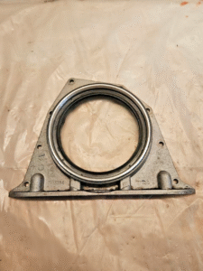 Cummins ISL ISC 8.3L 8.9L Diesel Engine Rear Crankshaft Seal Cover 3933384 OEM