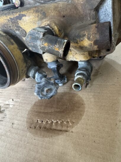 CAT 3406E B Diesel Engine Water Pump Coolant Pump 135-4918 OEM - 375$ Picture 1 of 5