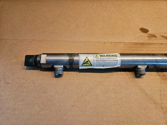 Detroit Diesel DD15 Engine Fuel Distributor Rail 4720780245 OEM - 360$ Picture 1 of 4