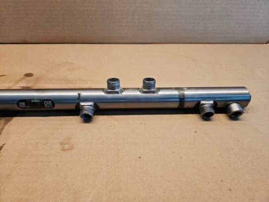 Detroit Diesel DD15 Engine Fuel Distributor Rail 4720780245 OEM - 360$ Picture 1 of 4 Picture 2 of 4 Picture 3 of 4