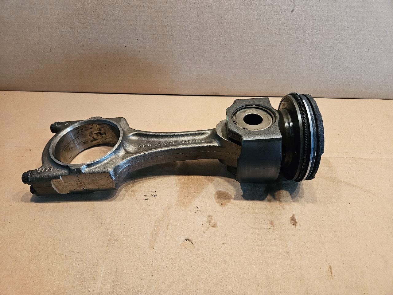 Cummins ISX15 DOHC Diesel Engine Piston/Rod Assembly 3679797 OEM - ABC ...