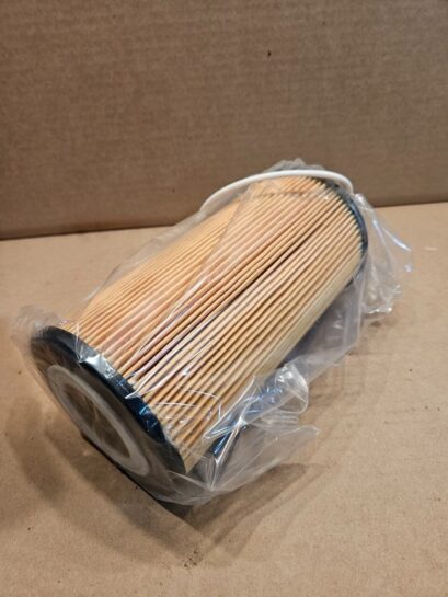 New NAPA GOLD 7370 OIL FILTER - 50$ Picture 1 of 4