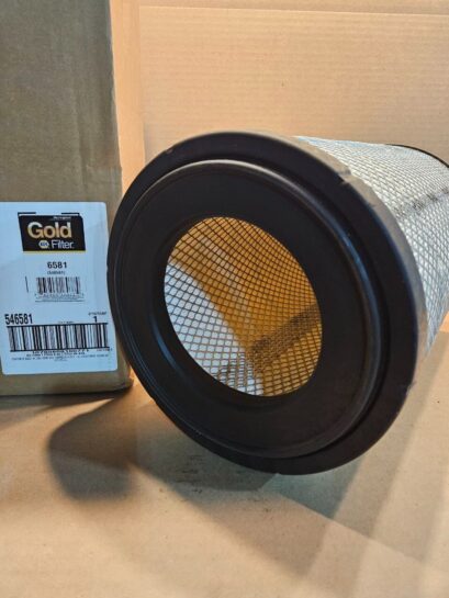 New Napa Gold Air Filter 6581 - 55$ Picture 1 of 3