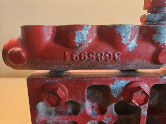 2012 Cummins ISX 15 Diesel Engine Fuel Filter Housing 3685851 OEM - 240$ Picture 1 of 5 Picture 2 of 5 Picture 3 of 5 Picture 4 of 5