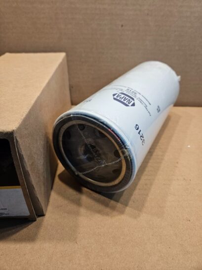New Napa Gold 3216 Spin On Fuel Filter (33216 WIX) Hastings FF955 - 20$ Picture 1 of 3