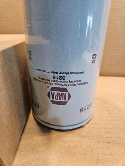 New Napa Gold 3216 Spin On Fuel Filter (33216 WIX) Hastings FF955 - 20$ Picture 1 of 3 Picture 2 of 3
