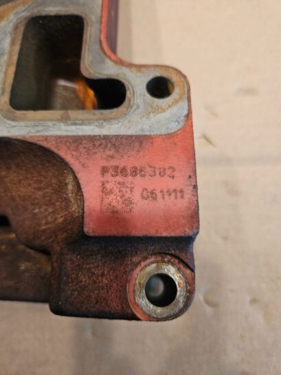 2012 Cummins ISX15 Diesel Engine Lower Thermostat Housing OEM 3686382 - 150$ Picture 1 of 4