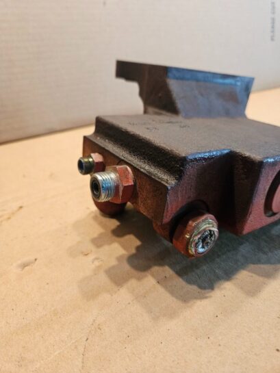 2012 Cummins ISX15 Diesel Engine Lower Thermostat Housing OEM 3686382 - 150$ Picture 1 of 4 Picture 2 of 4 Picture 3 of 4 Picture 4 of 4