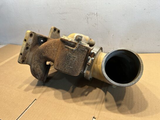 Caterpillar CAT C13 Diesel Engine Intercooler Precooler 2476405 OEM 2030351 - 800$ Picture 1 of 5