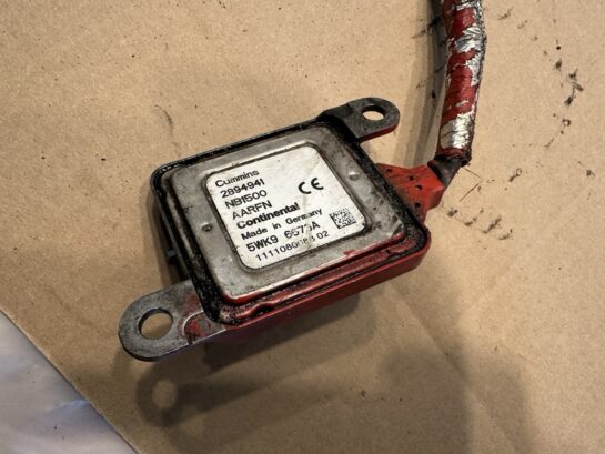 Cummins ISX12 Engine Sensor 2894941 with DEF Doser injector 2880277 Assembly OEM - 415$ Picture 1 of 5 Picture 2 of 5