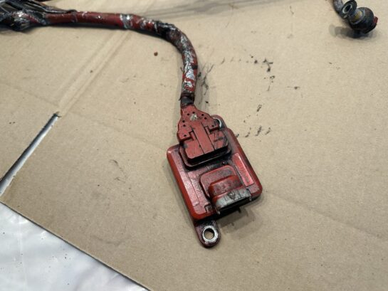 Cummins ISX12 Engine Sensor 2894941 with DEF Doser injector 2880277 Assembly OEM - 415$ Picture 1 of 5 Picture 2 of 5 Picture 3 of 5