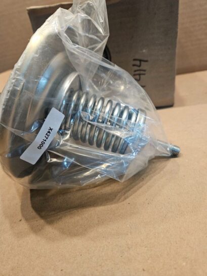 John Deere Genuine Part X4271000 OEM - 40$ Picture 1 of 3 Picture 2 of 3