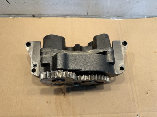 2011 Cummins ISX12 Diesel Engine Oil Pump 2883218 OEM - 430$ Picture 1 of 4