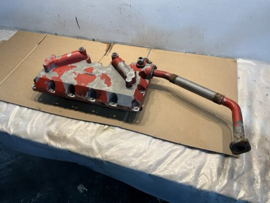 2011 CUMMINS ISX12 DIESEL ENGINE OIL COOLER HOUSING 2870232 with Oil Cooler OEM - 310$ Picture 1 of 4 Picture 2 of 4