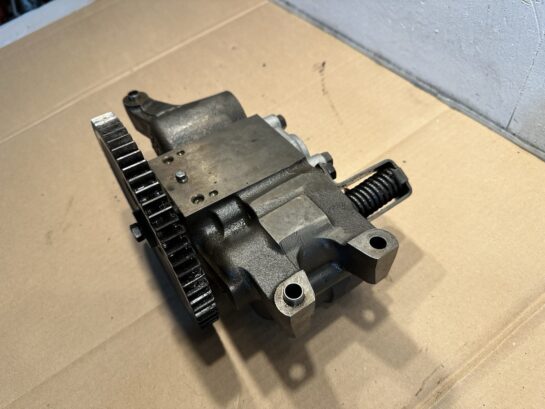 CAT C15 Diesel Engine OIL LUBRICATING PUMP 232-1606 OEM 7C6498 - 400$ Picture 1 of 6 Picture 2 of 6 Picture 3 of 6