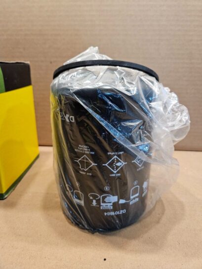 NEW JOHN DEERE DZ101884 OIL FILTER WITH GASKET OEM - 25$ Picture 1 of 3 Picture 2 of 3 Picture 3 of 3