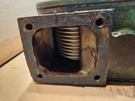 Tested no leaks Detroit Diesel 8V92 Oil Cooler 8547237 with Housing 5117690 OEM - 960$ Picture 1 of 4 Picture 2 of 4