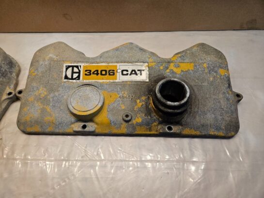 Set of 2 CAT 3406B Caterpillar Diesel Engine Valve Covers 4N4536 OEM - 300$ Picture 1 of 5 Picture 2 of 5 Picture 3 of 5 Picture 4 of 5 Picture 5 of 5