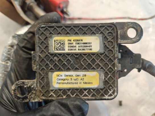 Cummins ISX12 Diesel Engine NOx Sensor 4326870 OEM 3686708 with Fuel Doser - 375$ Picture 1 of 3