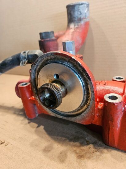 2012 Cummins ISX Diesel Engine Water Filter Base Housing 3681533 OEM - 205$ Picture 1 of 3 Picture 2 of 3