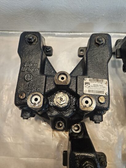 Complete DETROIT SERIES 60 12.7L ENGINE JAKE BRAKE ASSEMBLY MODEL 765A # 025231 - 1500$ Picture 1 of 7 Picture 2 of 7 Picture 3 of 7 Picture 4 of 7