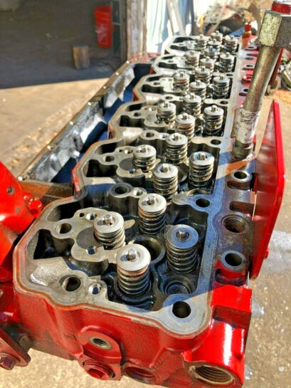 CUMMINS ISB 6.7 DIESEL ENGINE CYLINDER HEAD 4983046 OEM - 1300$ Picture 1 of 5 Picture 2 of 5
