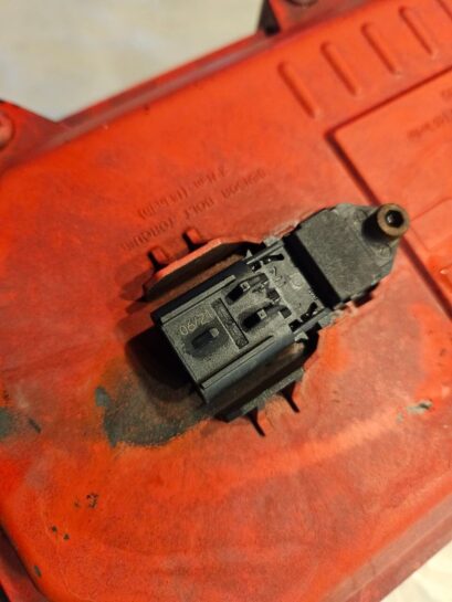 Cummins ISX12 Diesel Engine Crankcase Breather 2895323 OEM - 400$ Picture 1 of 4 Picture 2 of 4 Picture 3 of 4