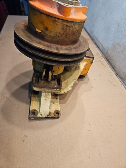 Scania DSC11  Diesel Engine Fan Clutch with pulley 255456 OEM assembly - 340$ Picture 1 of 6 Picture 2 of 6 Picture 3 of 6 Picture 4 of 6 Picture 5 of 6 Picture 6 of 6